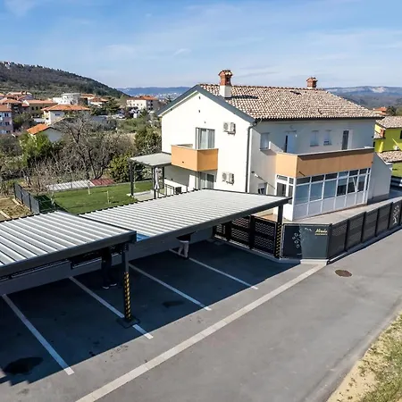 Mirela Appartamento *